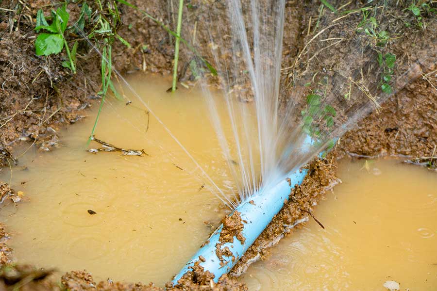 Broken pipe plumbing repair work